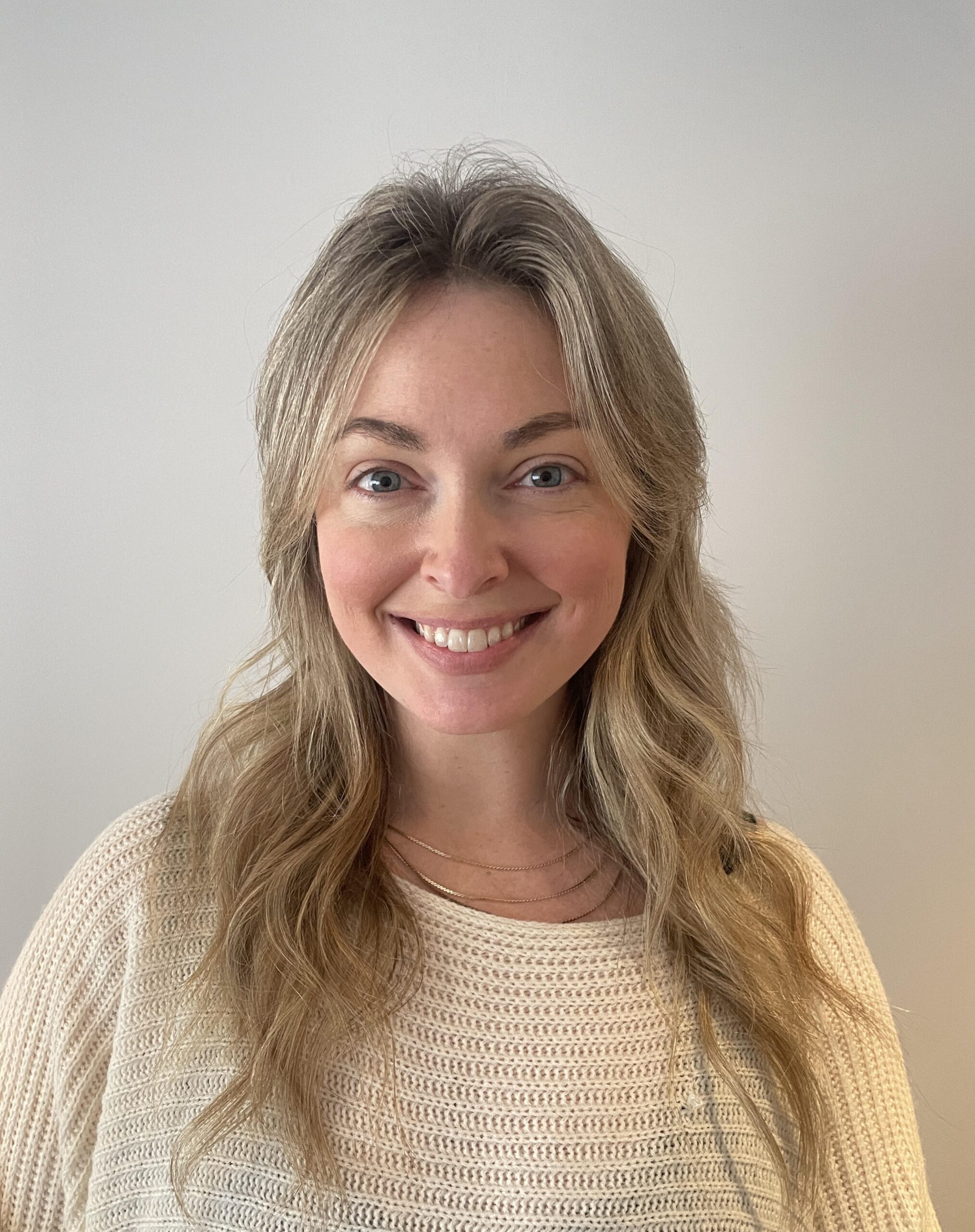 Tianna, assistant about